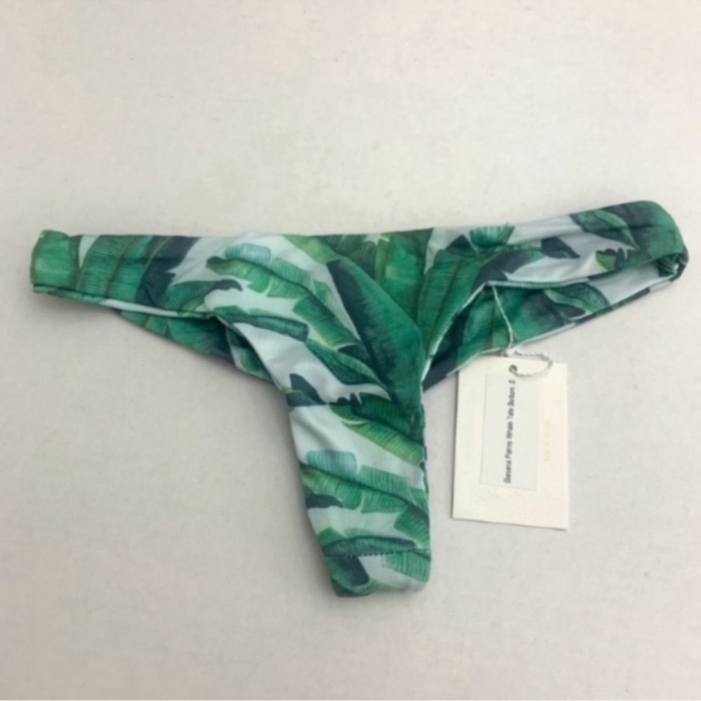 Midori Banana Palms Whale Tale Bottoms

Size small